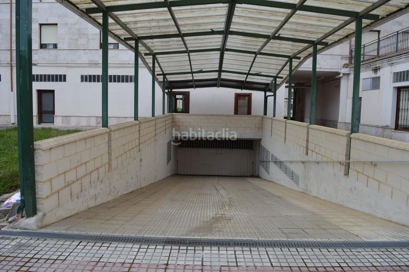 Foto 24cdc98a-a84a-4cb7-9e48-325f1a9ac418. Aparcament cotxe a Medina de Pomar