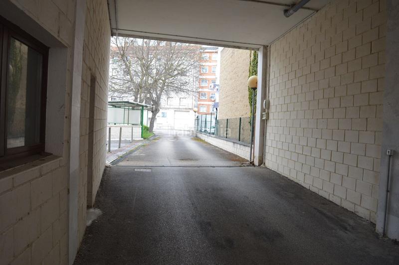 Foto 2c9e3aca-7574-455d-b6d2-260ecda00ce8. Aparcament cotxe a Medina de Pomar