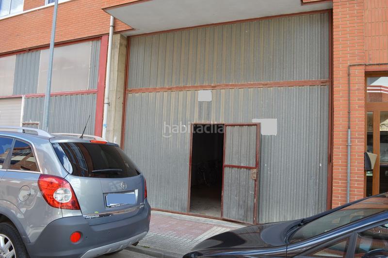 Foto f231458e-9975-4951-8cb2-b08c31dd3873. Aparcament cotxe a Medina de Pomar