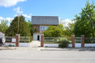 Casa a Medina de Pomar. Venta de chalet individual en medina de pomar ubicada en una zon