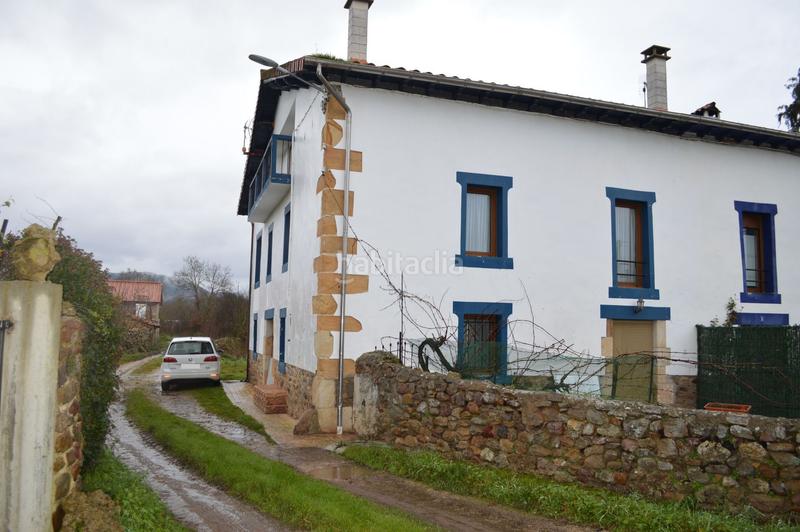 Foto 35e88e62-d02a-419b-b337-cad987fb48ca. Casa con riscaldamento in Merindad de Montija