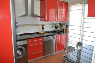 Casa a Medina de Pomar. Venta de chalet adosado de dos plantas en una zona muy tranquila