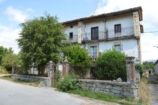 Casa a Merindad de Montija. Casa  señorial con terreno en merindad de montija. p  2453.