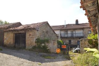 Casa a Valle de Valdebezana. Venta de dos casas con terreno en soncillo. p  2434.