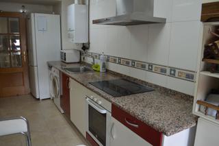 Pis a Medina de Pomar. Venta de piso con ascensor y patio exterior. m  2419.