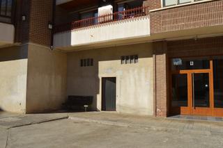 Alquiler Local Comercial en Medina de Pomar. Lonja para montar un negocio lm 1090