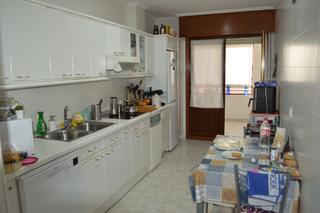 Appartement à Medina de Pomar. Piso céntrico cerca de la estación de autobuses. m  2456.