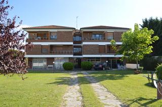 Piso en Medina de Pomar. Venta de 2 piso en en el conjunto de casa residencial privada. m