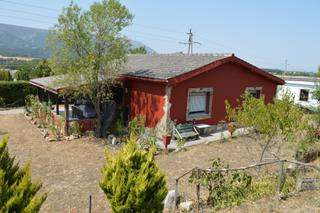 Casa en Merindad de Cuesta - Urria. Venta de chalet individual con terreno y piscina en nofuentes .