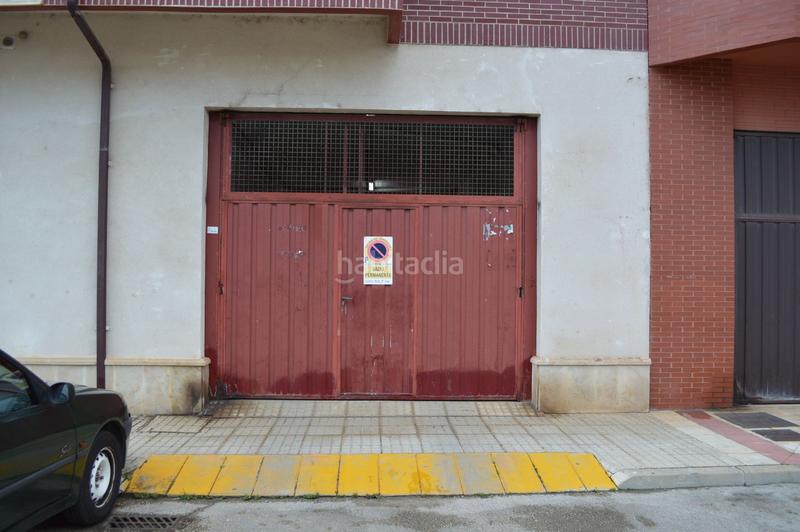 Foto ce6df29a-275d-412c-be96-66245dea4d6f. Aparcament cotxe a Medina de Pomar