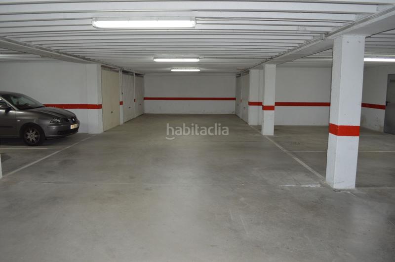 Foto f799a114-ddb2-492a-918a-db072d73c187. Aparcament cotxe a Medina de Pomar