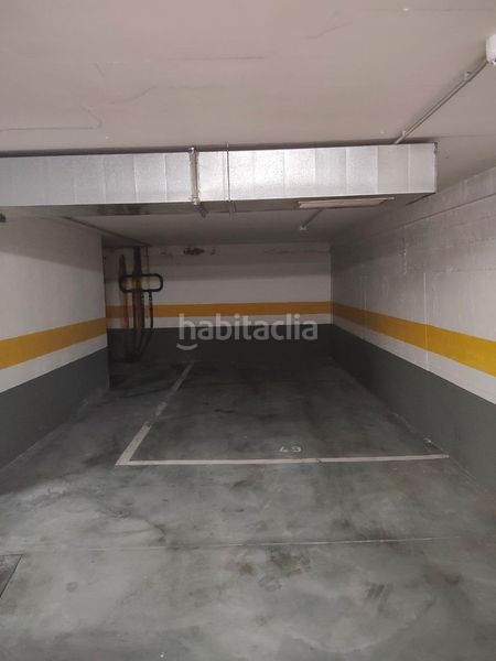 Foto 277087cb-9645-4f61-9013-ca03182425ac. Aparcament cotxe a rúa belvís 2 a Carral