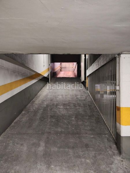 Foto bf699586-b69f-4966-aaac-69bd60303c57. Aparcament cotxe a rúa belvís 2 a Carral