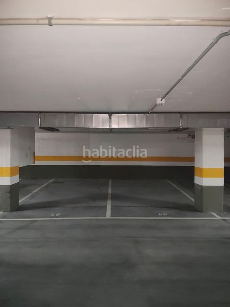 Foto d4b0a253-7339-4d45-8525-37242bd3fc72. Aparcament cotxe a rúa belvís 2 a Carral