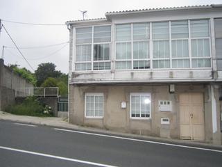 Maison à A Malata - Catabois - Ciudad Jardín. Se vende casa y comercio en serantes