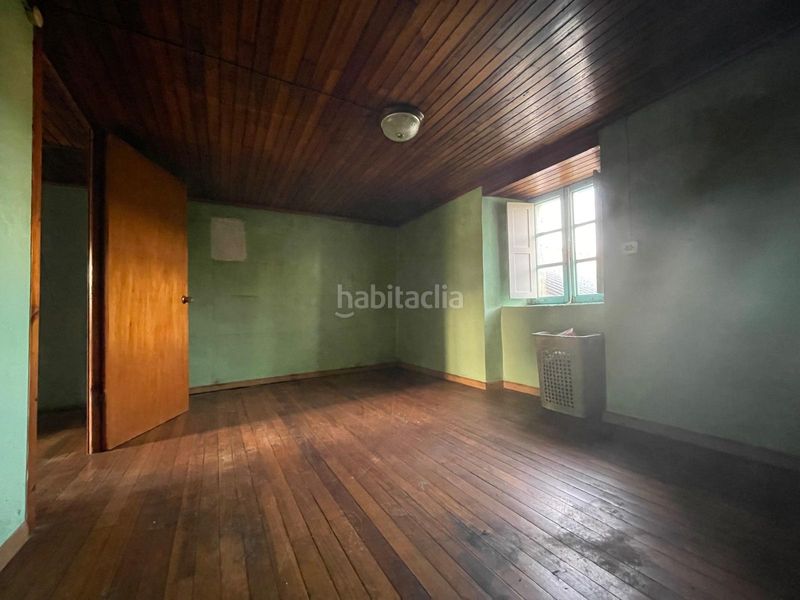 Foto 11c7894d-cfb1-4a62-b5a2-b92dd56bf27e. Casa amb xemeneia a Moeche