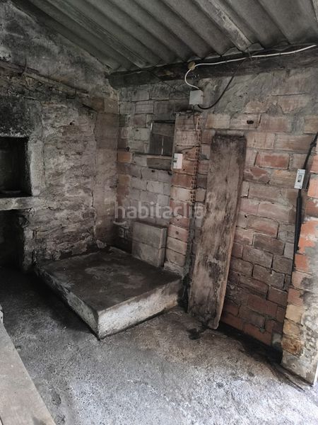 Foto 3b679e63-c871-4346-a1e6-8f3f45646cc7. Casa amb xemeneia a Moeche