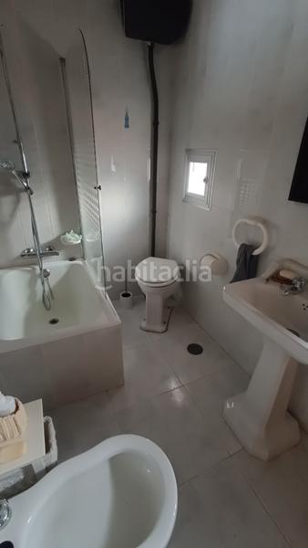 Foto b177d477-03aa-446c-82c6-208dbd6fd114. Casa adossada a Cedeira