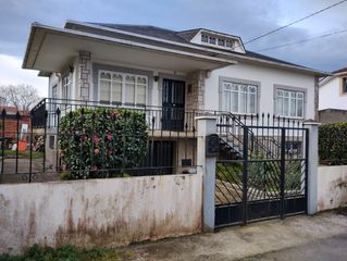 Rent House in A Malata - Catabois - Ciudad Jardín