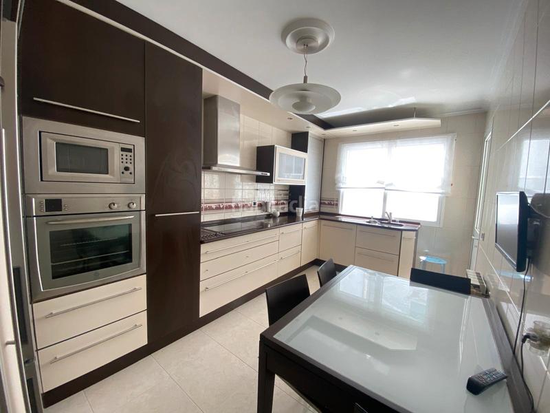 Foto 5613ae9f-bc03-4411-947d-94e4166c2e76. Lloguer pis amb calefacció a Centro Ferrol