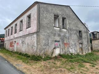 Casa a Valdoviño. Se vende edificio para rehabilitación integral y finca de 1000 m