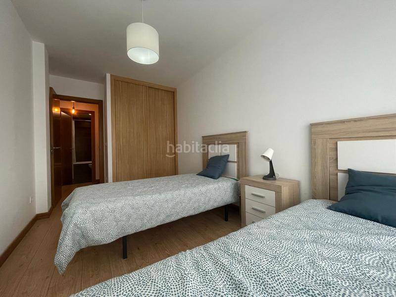 Foto 50ff0319-3bbc-45ad-8513-750d213fa4df. Alquiler apartamento se alquila en temporada escolar apartamento nuevo de dos dormitorios y ascensor en Mugardos