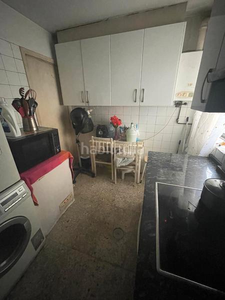 Foto 16f39658-5fce-4b81-b3a9-8b8905791359. Piso se vende piso para reformar en Esteiro. sin ascensor. con trastero y plaza de garaje en Ferrol