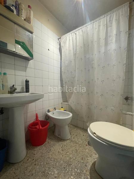 Foto 528d2ef5-5a75-47aa-a1c5-852f0e4a9366. Piso se vende piso para reformar en Esteiro. sin ascensor. con trastero y plaza de garaje en Ferrol