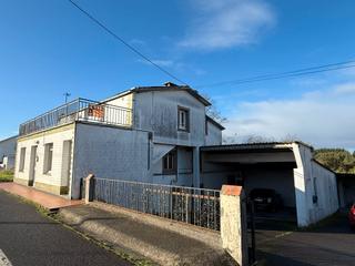 Maison à Valdoviño. Se vende casa con dos viviendas independientes, finca cerrada y