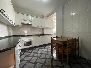 Location Appartement à Caranza. Se alquila piso de 3 dormitorios, baño y aseo en caranza con asc