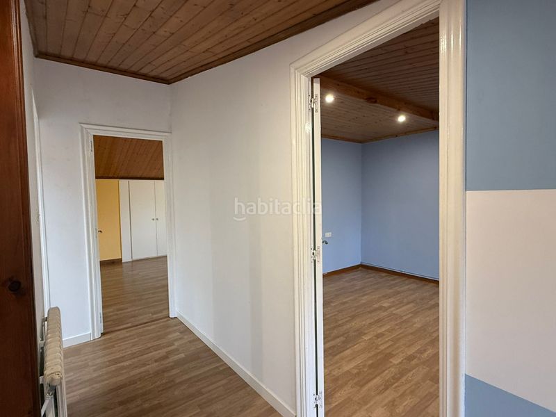 Foto f7ed10f1-37c3-4c8f-971f-7fb2ab0e9c91. Casa adossada amb calefacció aparcament a Neda