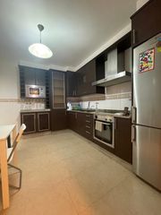 Miete Zweistöckige Wohnung in Mugardos. Se alquila duplex seminuevo amueblado en mugardos (ascensor y pl