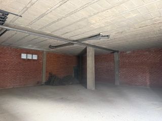 Business premise in A Malata - Catabois - Ciudad Jardín. Se vende bajo comercial en catabois (en estado de obra)