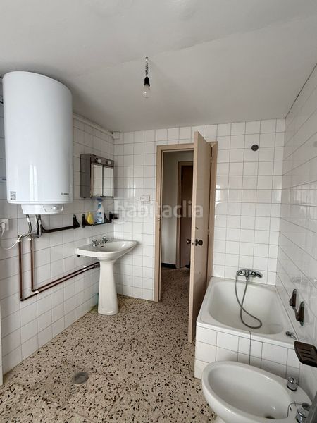Foto 4812a60e-4e51-47b4-907b-d7a0076b3959. Casa adossada amb calefacció aparcament a A Malata - Catabois - Ciudad Jardín Ferrol