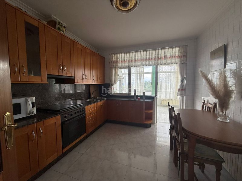 Foto e7576850-6a7e-4a73-8540-fea3a2a47336. Casa adossada amb calefacció aparcament a A Malata - Catabois - Ciudad Jardín Ferrol