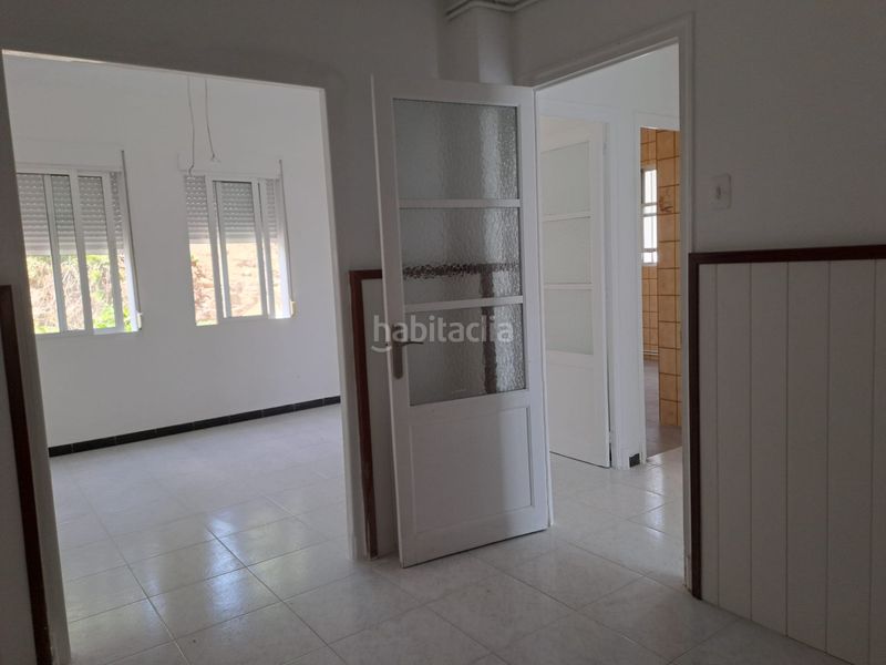 Foto b66e43e3-68a4-45bb-bec0-f48ad1db6c4f. Edifici a A Malata - Catabois - Ciudad Jardín Ferrol