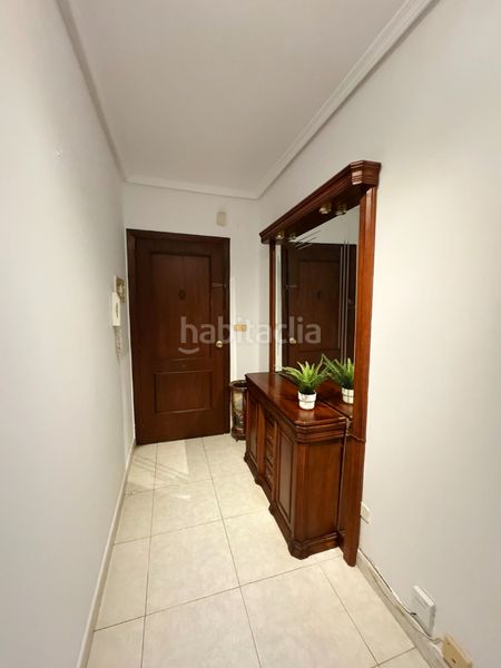 Foto ae52a4a5-aa5c-4bad-94c3-a8069aab3692. Alquiler piso se alquila piso amplio en la zona de piñeiros - ideal empresas en Narón