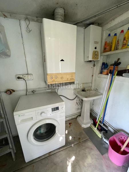 Foto a408b1cc-6bc2-407b-95e4-cd2d9befe5d0. Casa amb calefacció a A Malata - Catabois - Ciudad Jardín Ferrol