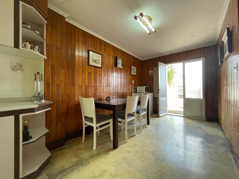 Foto ad01a51f-965a-4d5d-8d9d-4940143c6535. Casa amb calefacció a A Malata - Catabois - Ciudad Jardín Ferrol