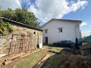 Casa adossada a A Gándara
