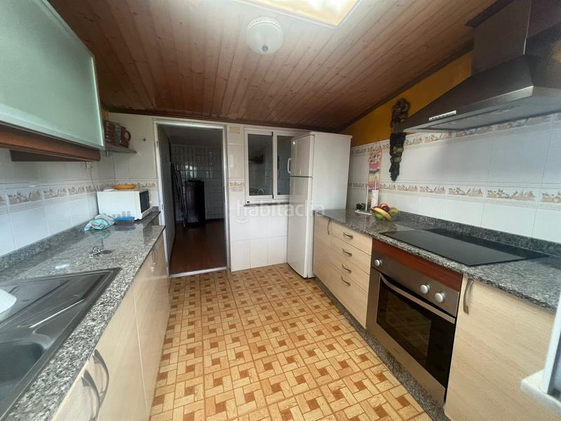 Foto 3d303eb6-3a86-4bc0-a9c7-df5da5774c00. Reihenhaus mit heizung parking in Valdoviño