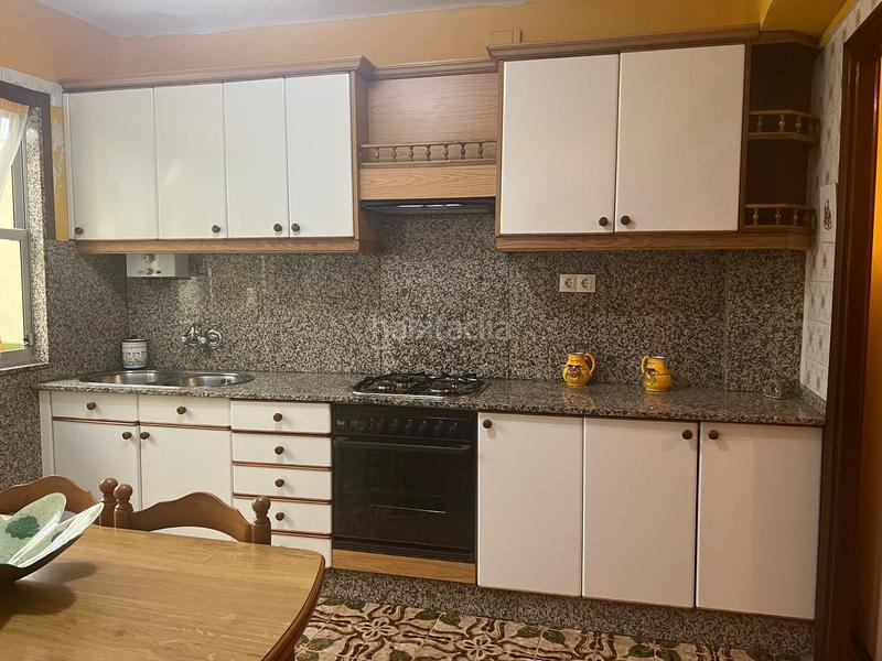 Foto bc5067e0-4c2a-412c-b8ad-b30d43cfd7f5. Reihenhaus mit heizung parking in Valdoviño