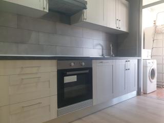 Rent Flat in A Malata - Catabois - Ciudad Jardín. Se alquila piso con calefacción y amplia terraza en san juan