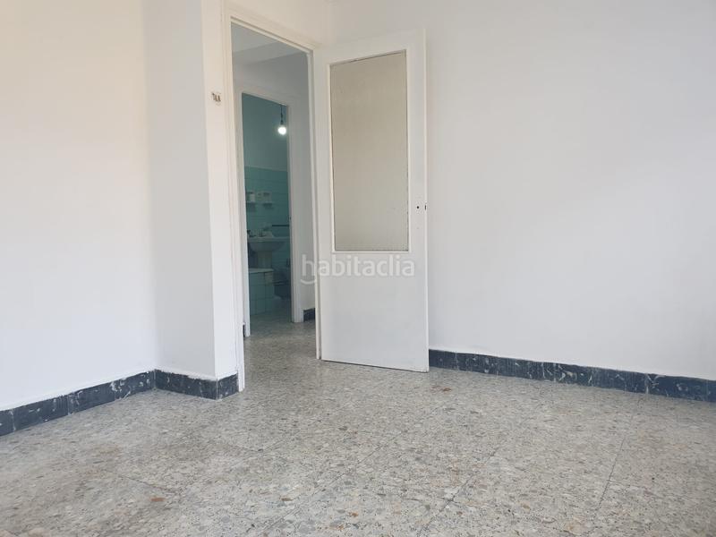 Foto 64d18ee2-284f-43e2-b73e-2d4955b4a58b. Piso se vende piso para reformar en joane en A Malata - Catabois - Ciudad Jardín Ferrol