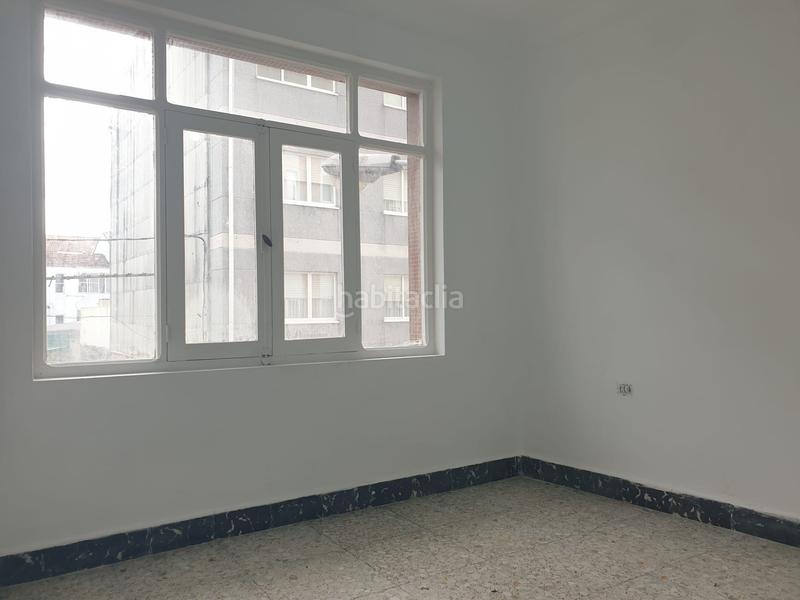 Foto b4877aca-cba6-4004-acd2-628f4a440150. Piso se vende piso para reformar en joane en A Malata - Catabois - Ciudad Jardín Ferrol