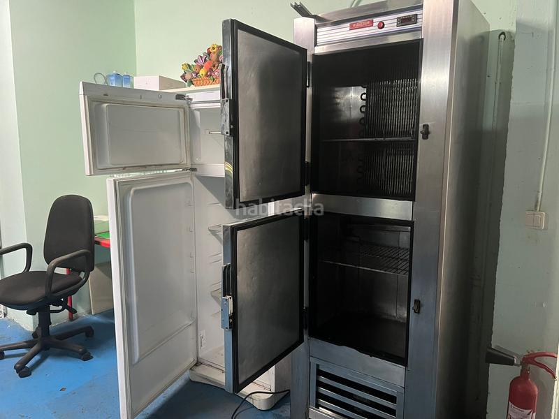 Foto dd59edfe-2558-4758-8710-9bf556a7ba34. Alquiler local comercial en A Malata - Catabois - Ciudad Jardín Ferrol