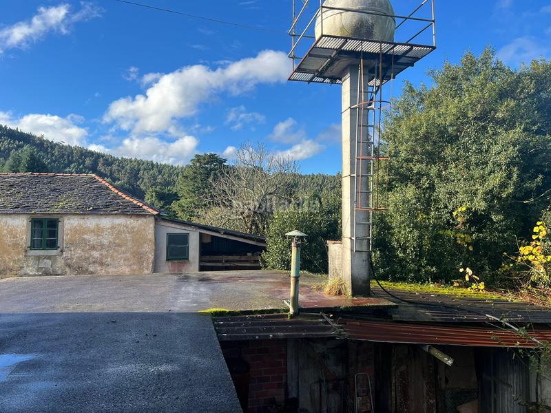 Foto d315272a-d120-4469-8b50-f01d1ce08c31. Casa se vende casa de piedra para restaurar con finca en somozas en Somozas (As)