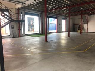 Nau industrial a Las Chafiras. Nave con parking