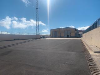 Bâtiment à usage industriel à Los Baldíos - Geneto - Guajara. Nave con patio de operaciones privativa