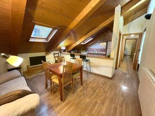 Rent Penthouse in Centro. Calle toro - plaza liceo. estupendo ático de 65 m2. distribuido